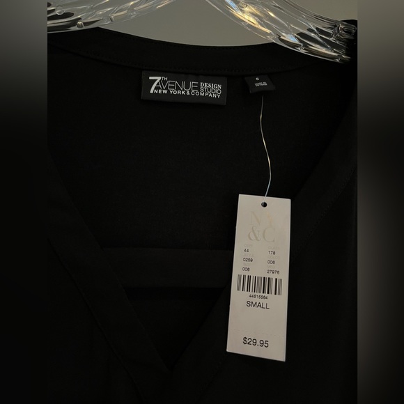 7th Avenue Design Studio short sleeve blouse. Black. - Picture 6 of 6